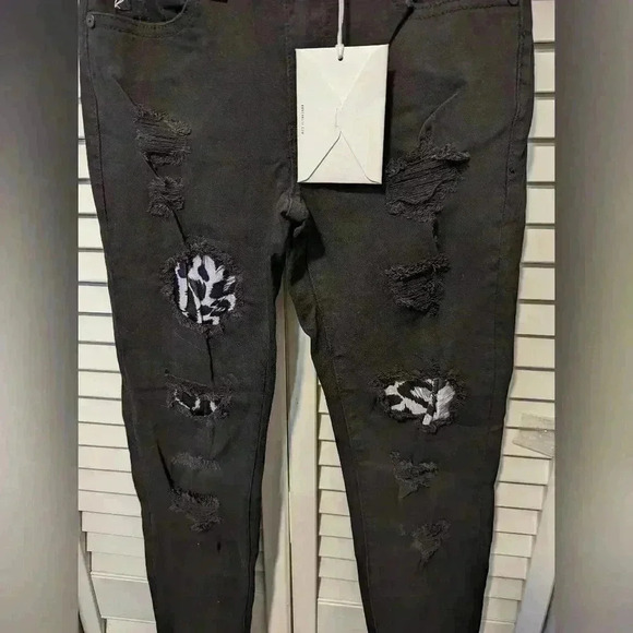 KanCan women's black distressed patch worked jeans size 0/23 - Picture 3 of 7